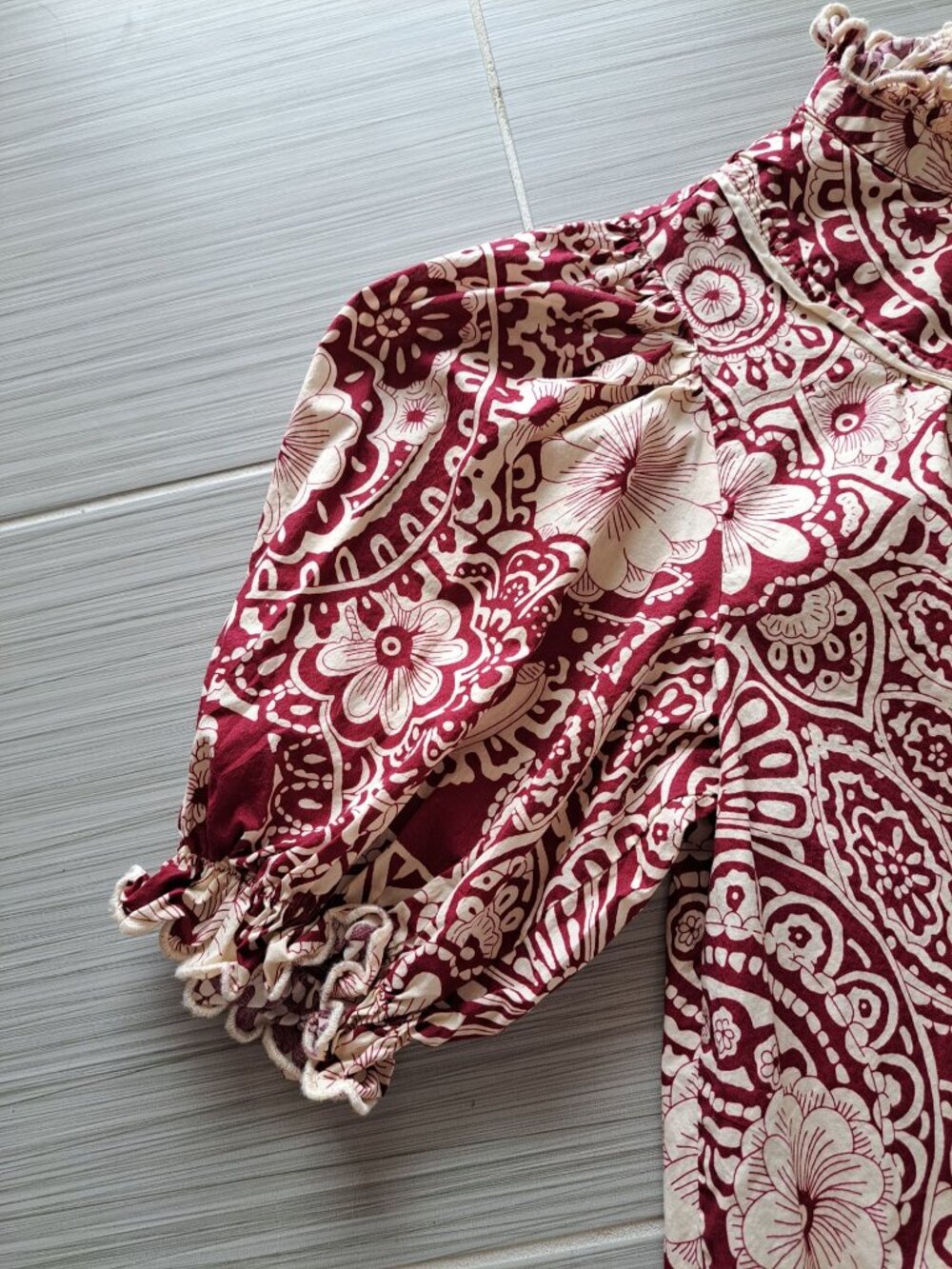 Umgee Burgundy Paisley Floral Print Boho Peasant Blouse Ruffle Sleeves Cotton M - Picture 5 of 9